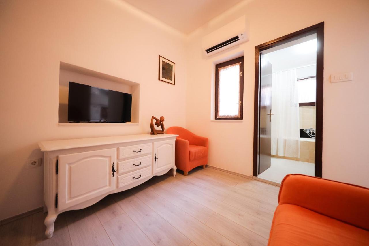Two Bedroom Apartment In The Old Town Marija Zadar Exterior foto